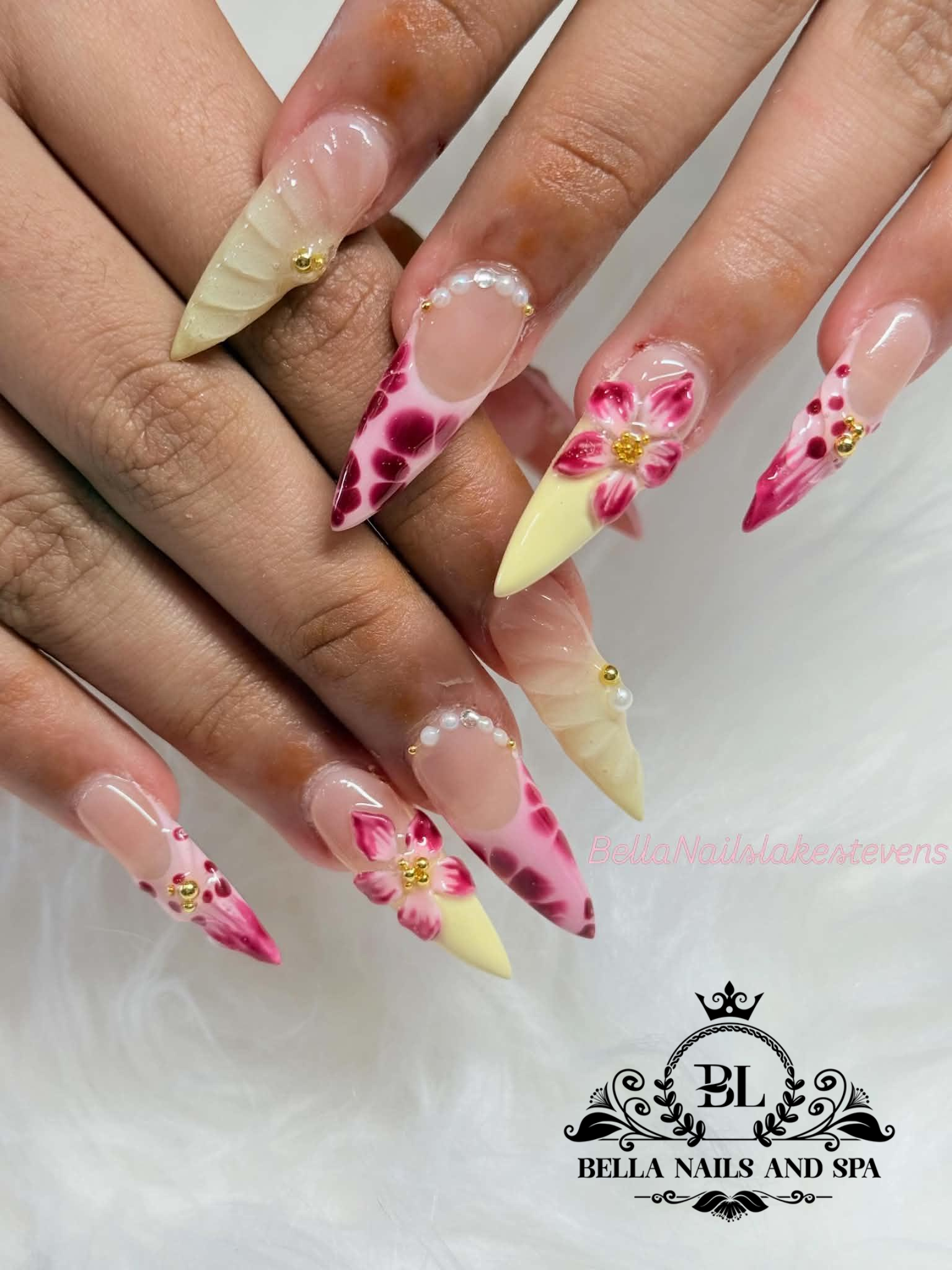 Happy nails